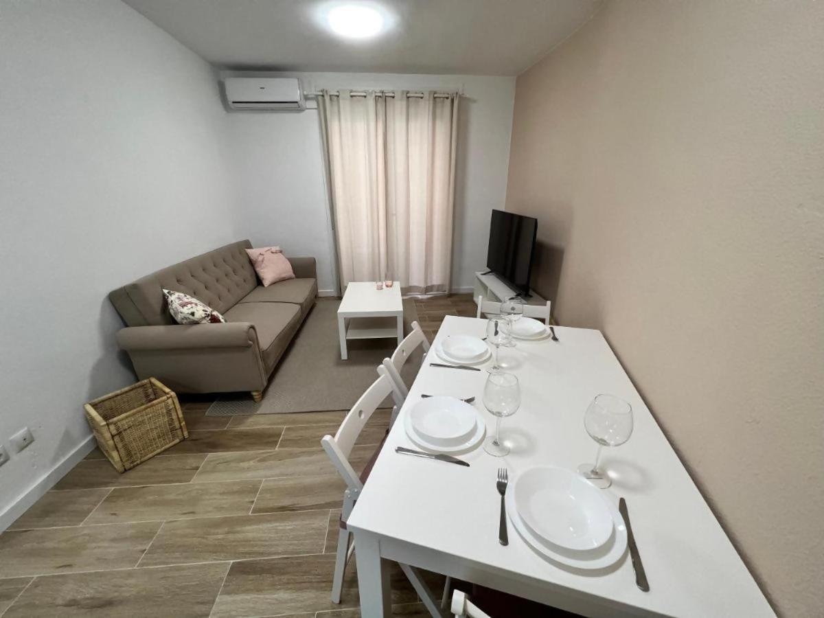 Apartamenticos Libertad I ซาราโกซา ภายนอก รูปภาพ